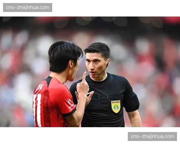 马宁执法生涯新篇章:跻身2026世界杯正赛备选裁判阵容,继续征战中超 马宁执法生涯新篇章:跻身2026世界杯正赛备选裁判阵容,继续征战中超